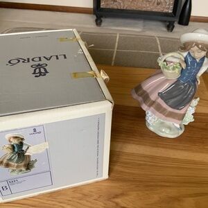 Lladro 5221 Sweet Scent